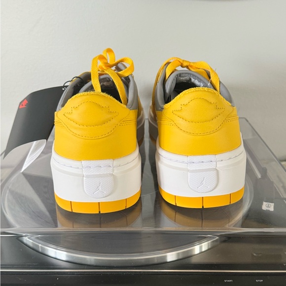 Women Air Jordan Elevate Low | Size 11.5 - Picture 5 of 6